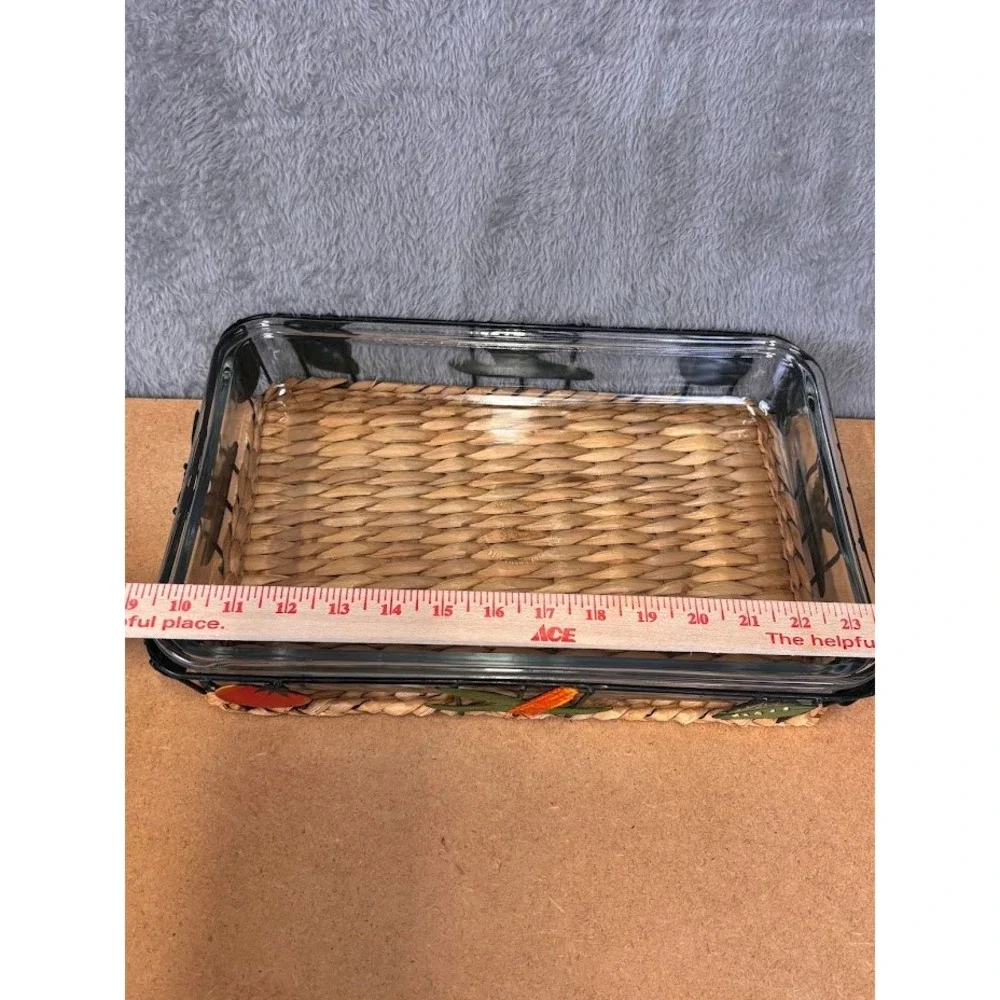 Vintage 9x13 Glass Baking Pan 3 Qt with Woven Basket Metal Vegetable Carrier USA